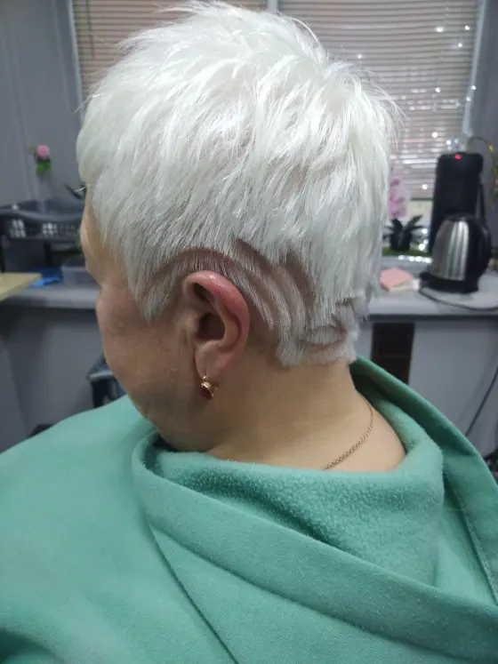 Белый пикси с текстурой